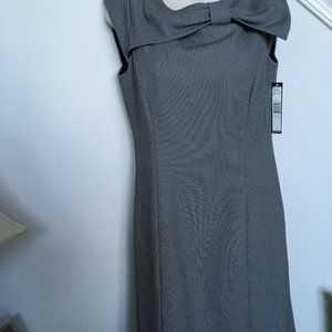 Tahari Arthur S Levine Honeycomb Pattern Bow Colla